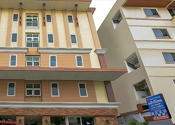 Salin Ramkhamhaeng Hotel